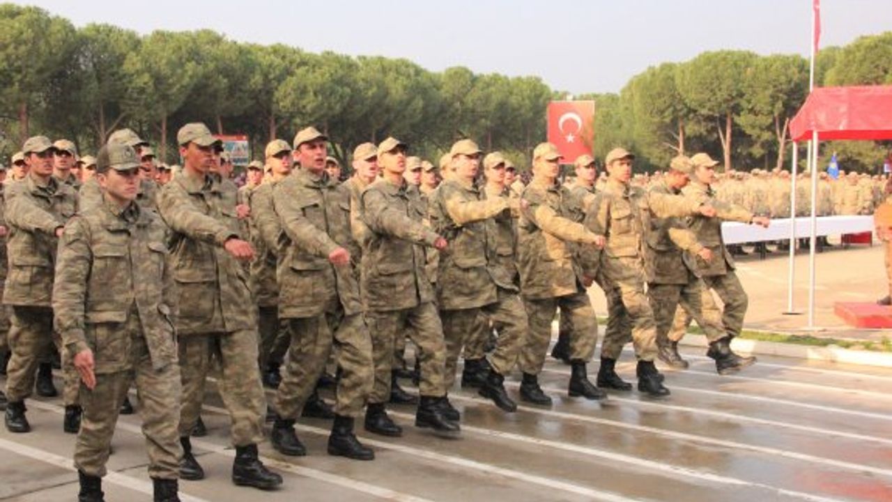 ALAŞEHİR’DE BİN 289 ACEMİ ER YEMİN ETTİ