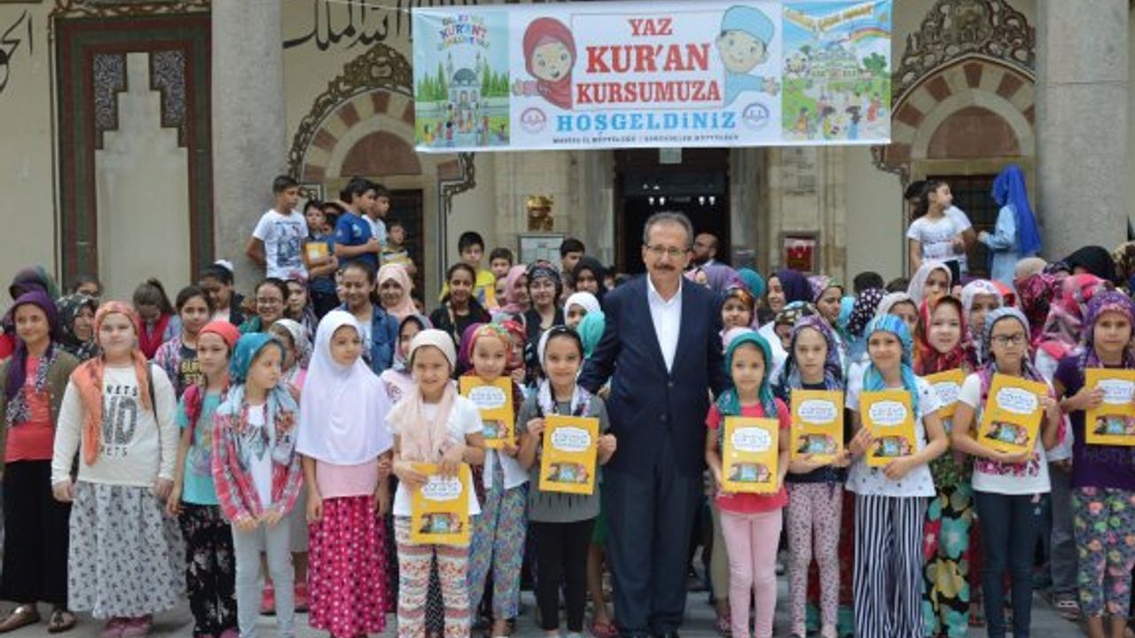 MANİSA’DAKİ 1900 CAMİDE KURAN KURSU AÇILDI