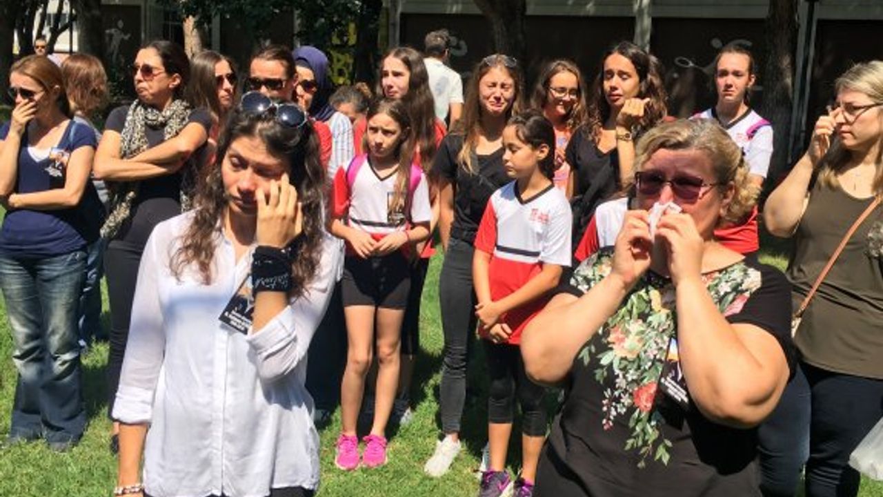 ERCÜMENT HOCA ALKIŞ VE GÖZYAŞIYLA UĞURLANDI