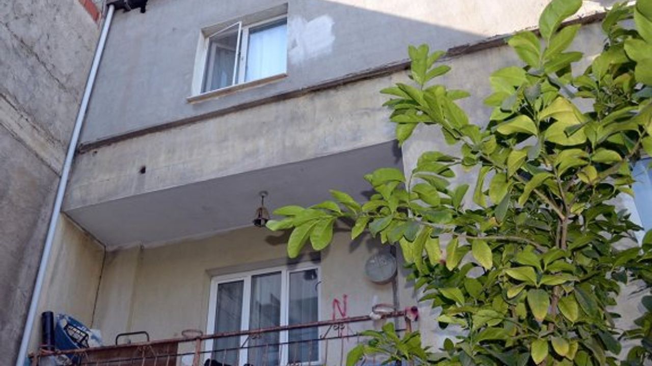 3'ÜNCÜ KATTAN DÜŞEN MUHAMMED, AĞIR YARALANDI