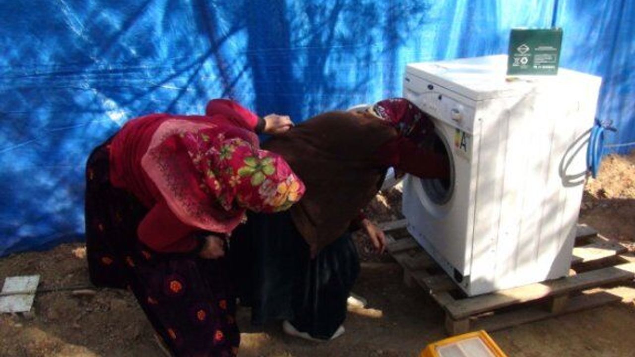 Kıl Çadırlarda Yaşayan Yörük Kadınları, Çamaşır Makinesi ile Tanıştı