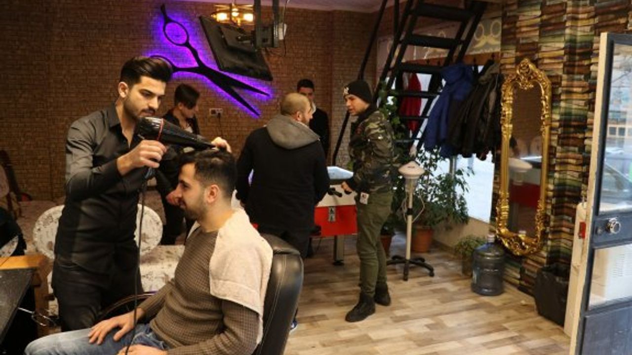 BU BERBERDE SIRA BEKLEYENLER SIKILMIYOR