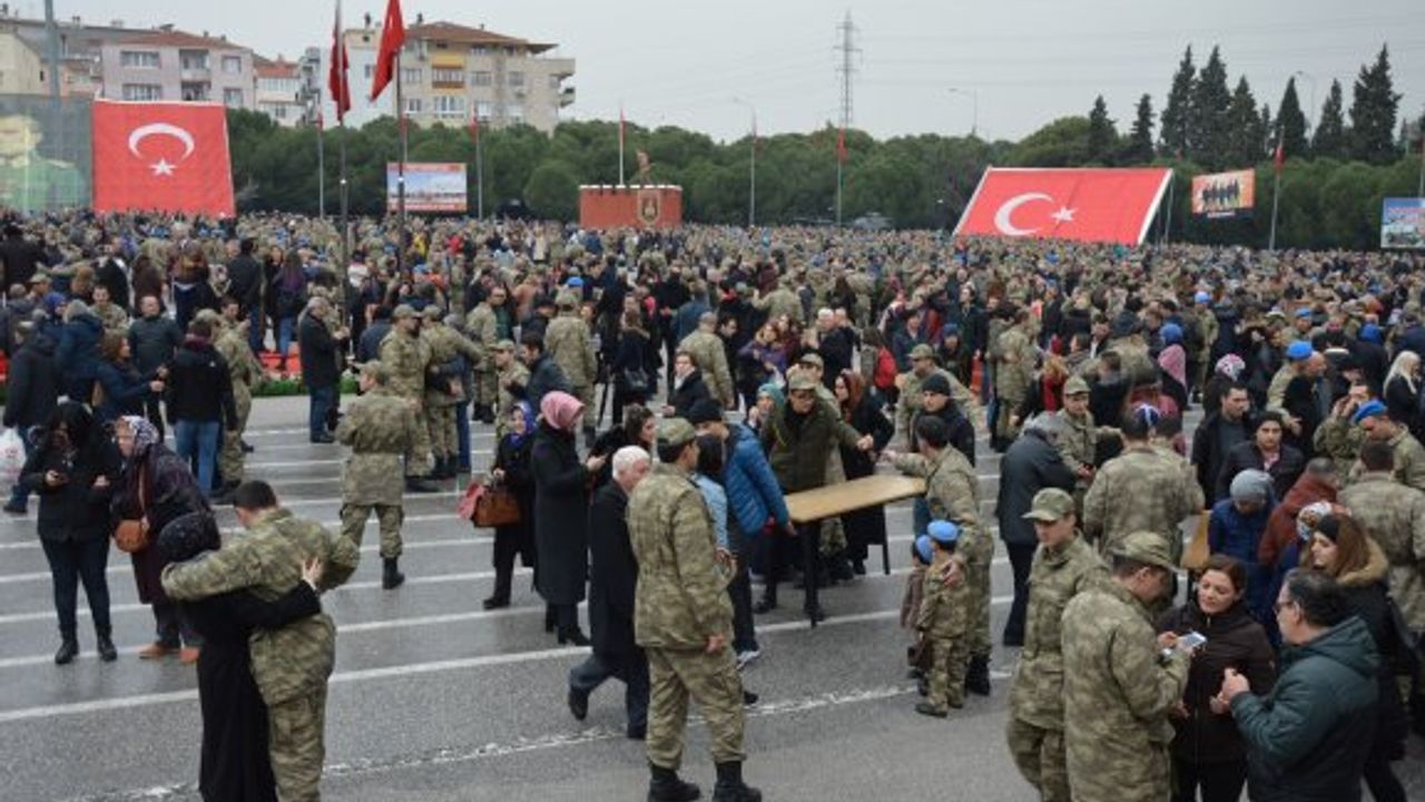 MANİSA'DA BEDELLİ ASKERLERE YEMİN TÖRENİ