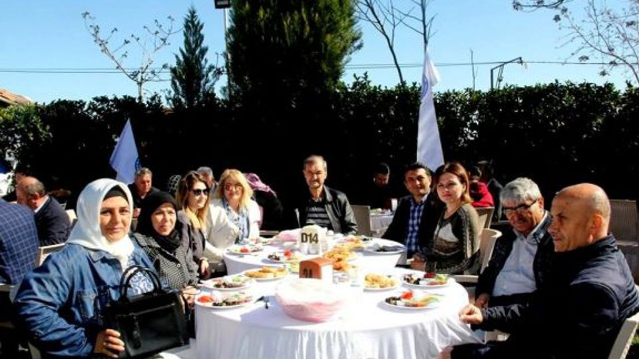 Manisa Eğitim-Bir-Sen Sarıgöl’de üyeleriyle buluştu
