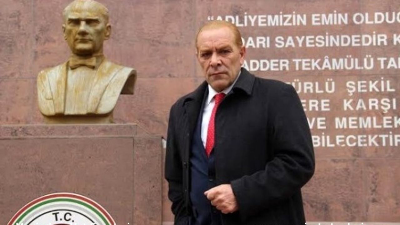 Atatürk'e benzeyen adam, eleştirenlere yanıt verdi