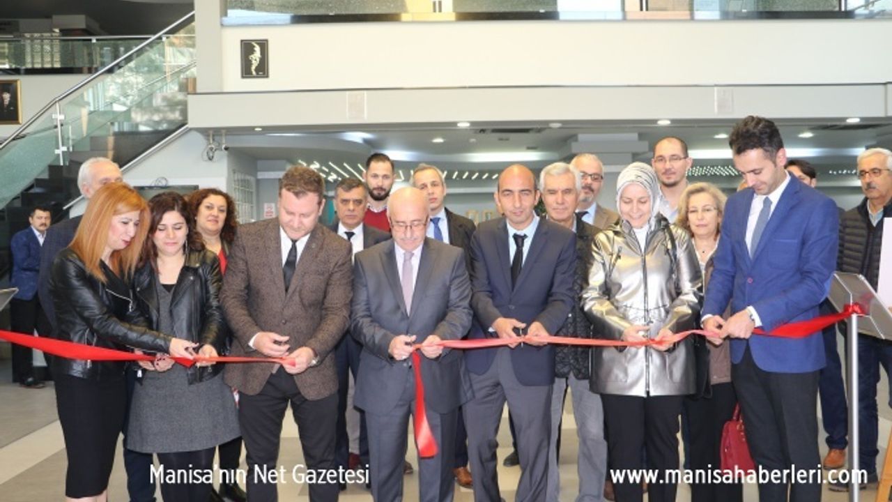 'Öğretmenlerin Gözünden Kareler' fotoğraf sergisi açıldı