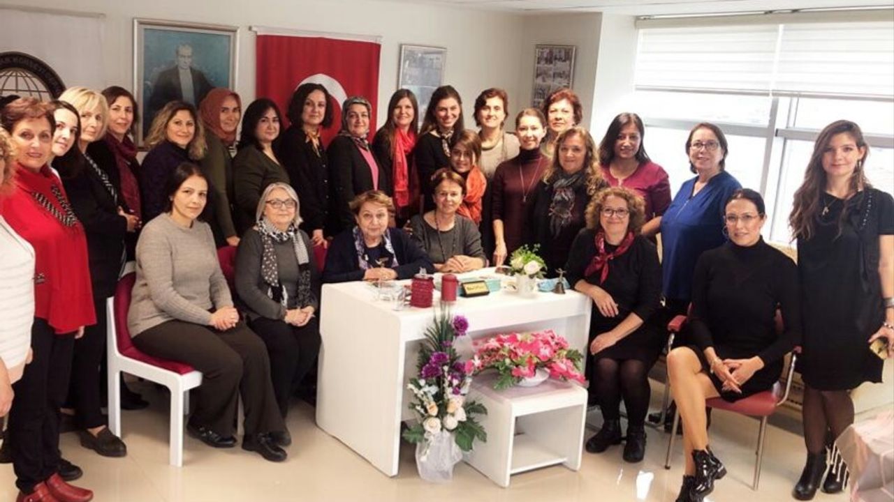 MANİSA'DA KADINLARI BİR ARAYA GETİREN ETKİNLİK