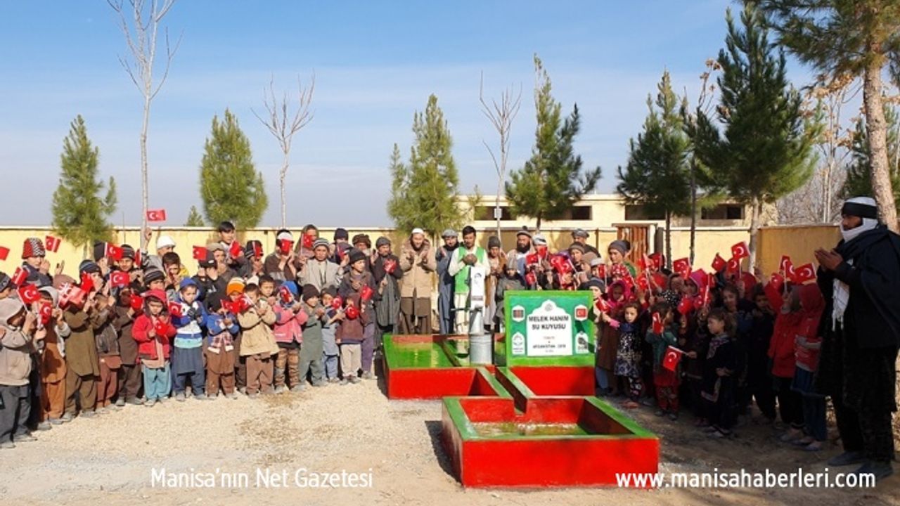 Melek Çerçi Afganistan’da su kuyusu açtırdı 