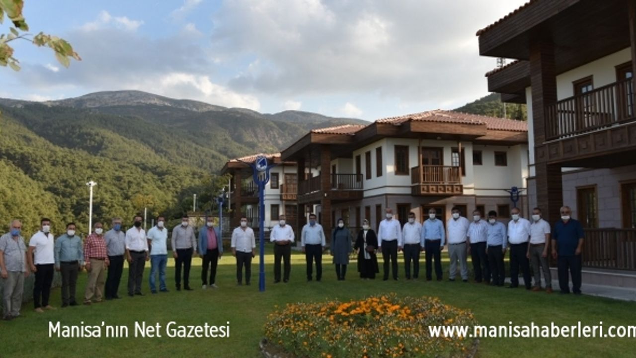 AK PARTİ YUNUSEMRE’DEN BAŞKAN ÇERÇİ’YE ZİYARET