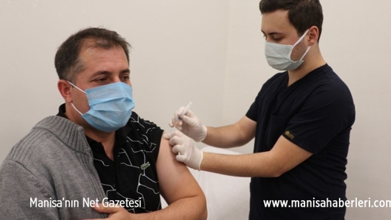 Yerli Kovid-19 aşısı TURKOVAC, Manisa'da gönüllülere uygulanıyor