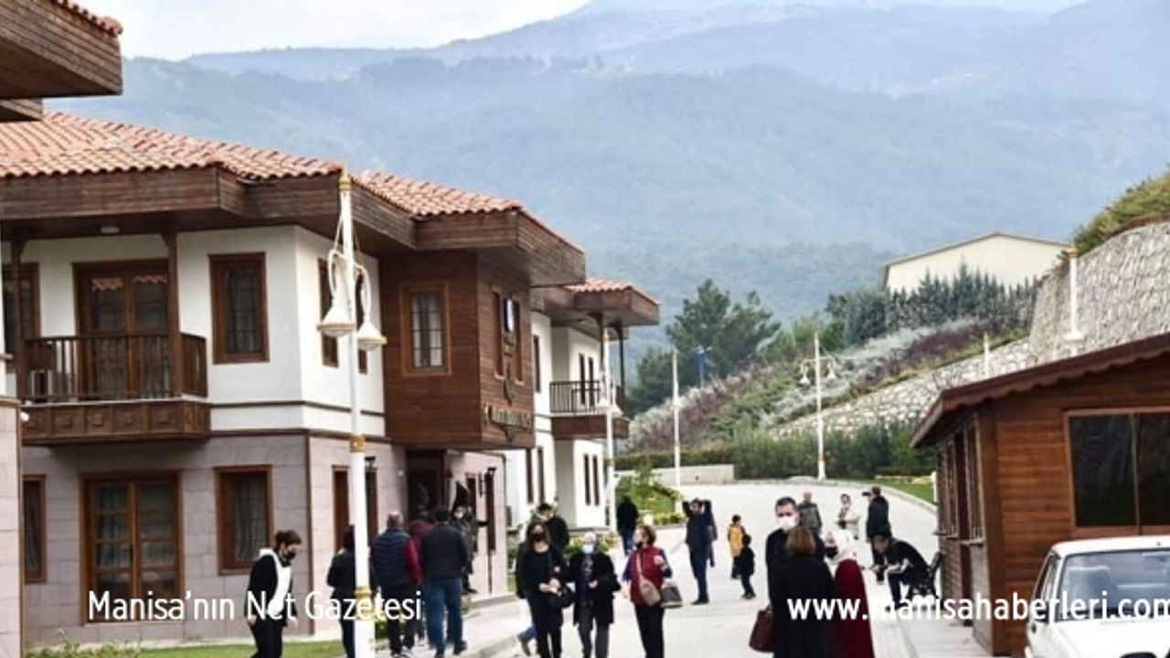Yunus Emre Kültür Parkı ziyaretçi akınına uğruyor