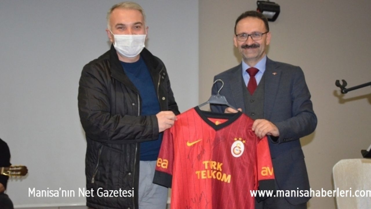 15 bin TL'ye satılan imzalı Galatasaray formasının geliri Duru Bebek'in kampanyasında kullanılacak