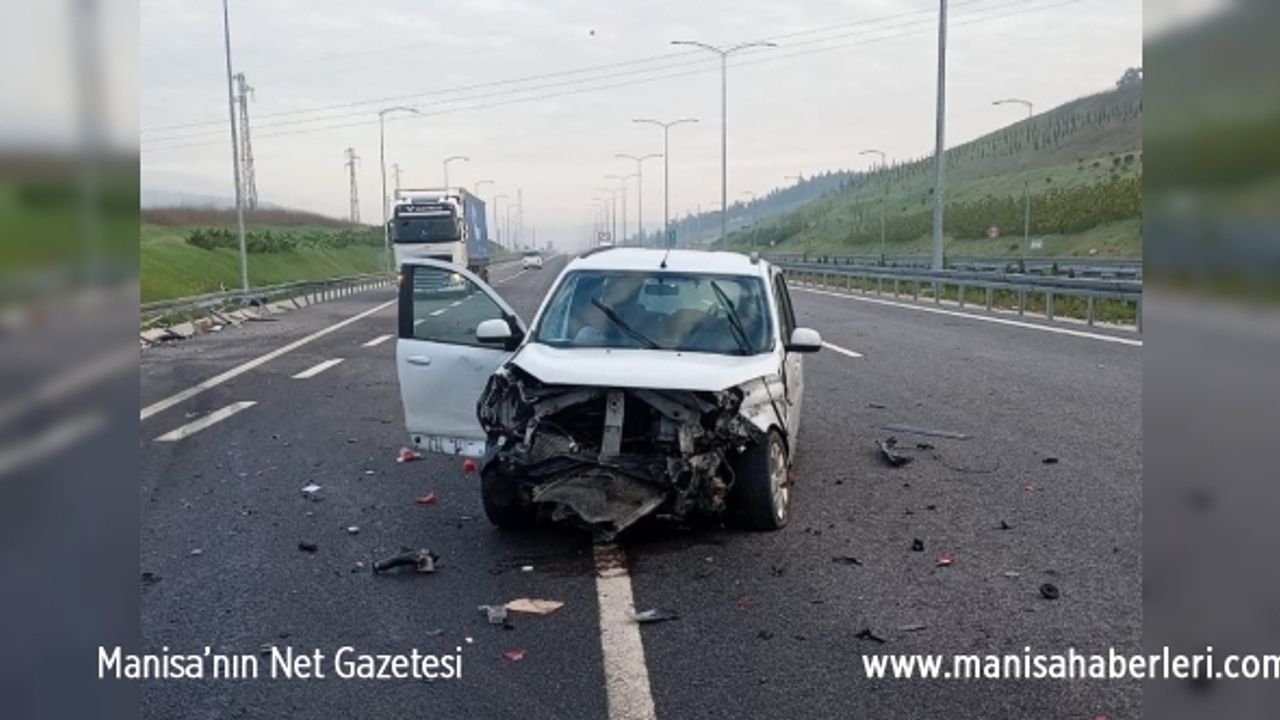 Manisa'da iki otomobil çarpıştı: 5 yaralı