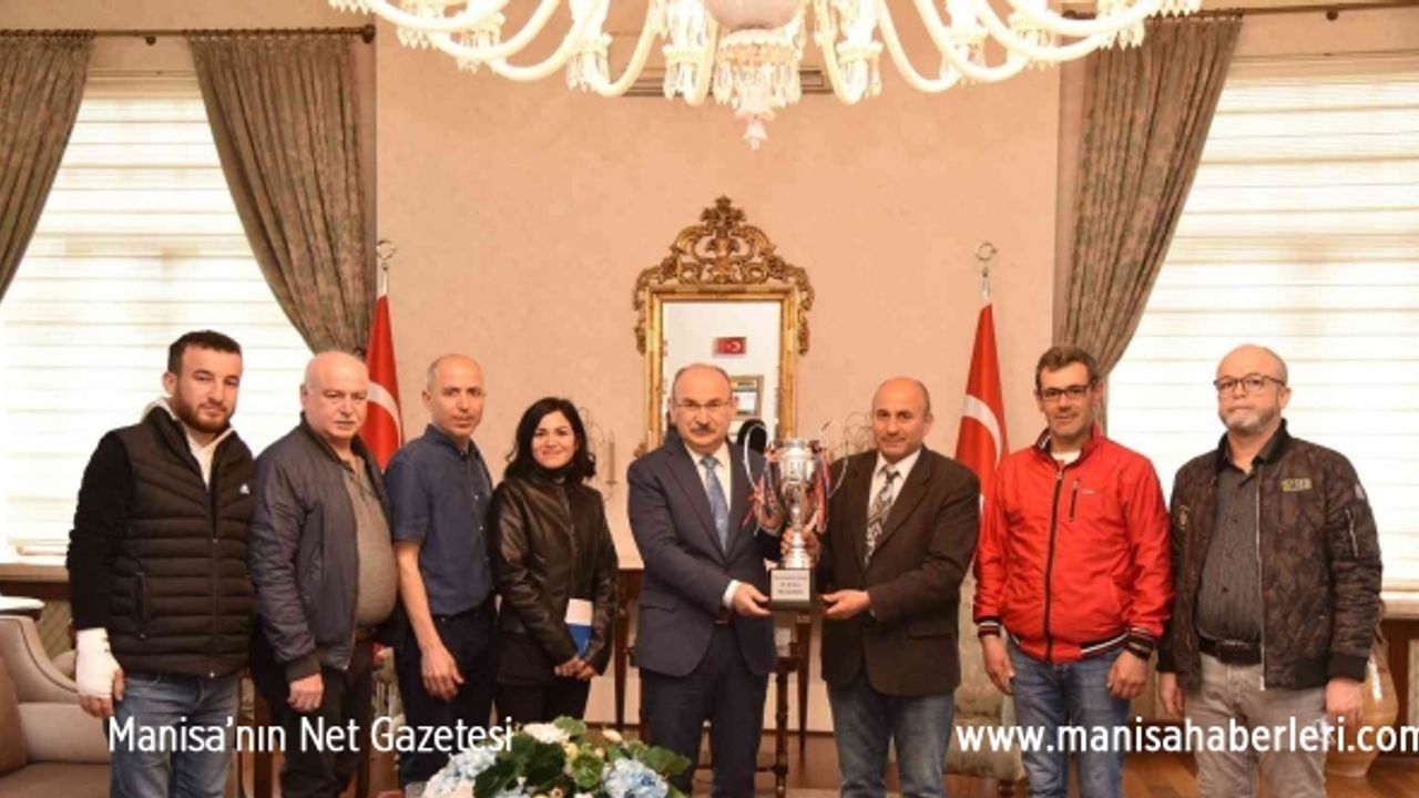 Vali Karadeniz, şampiyon Sağır Spor Derneği’ni ağırladı