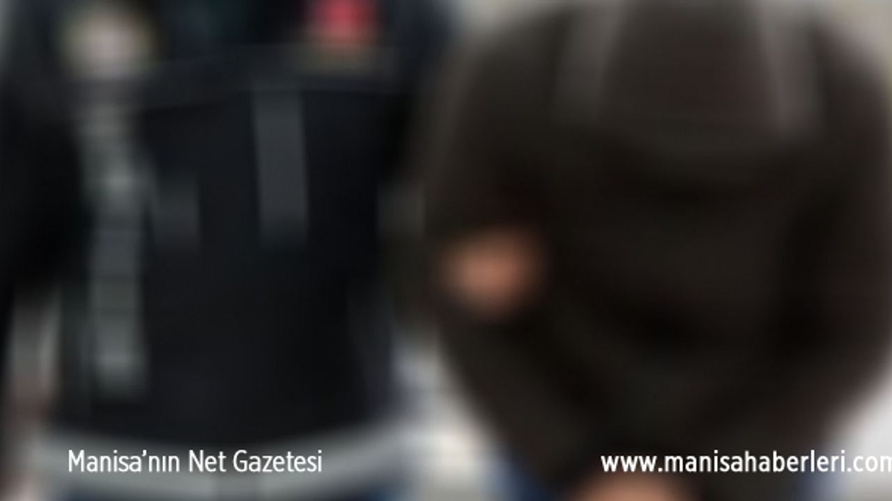 ÜZERİNDE ESRAR YAKALANAN ŞAHISLAR ALDIKLARI KİŞİNİN İSMİNİ VERDİ 