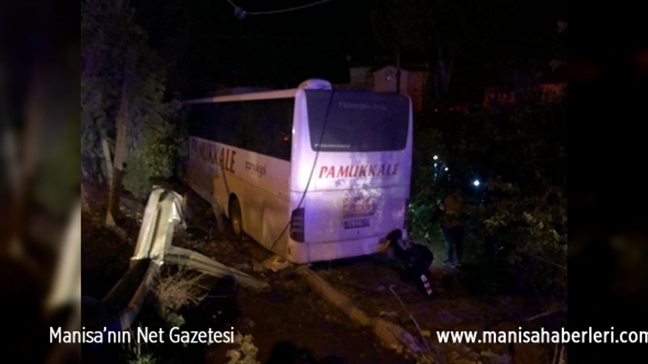 Manisa'da yolcu otobüsü kamyonete çarptı: 3'ü çocuk 7 yaralı