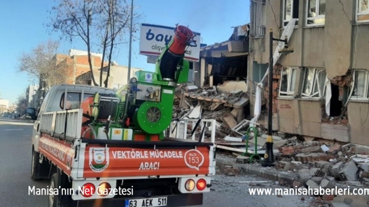 Şehrin her köşesine kokulu dezenfektan sıkılıyor