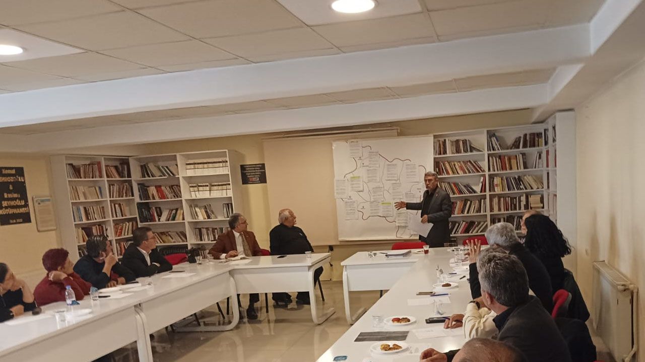 CHP Manisa Seçim Komisyonu seçim çalışmalarına başladı 