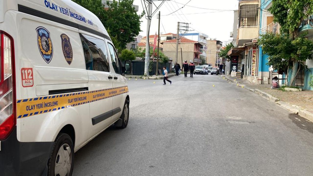 SON DAKİKA: İzmir’de silahlı bıçaklı kavga: 1 ölü, 2 yaralı