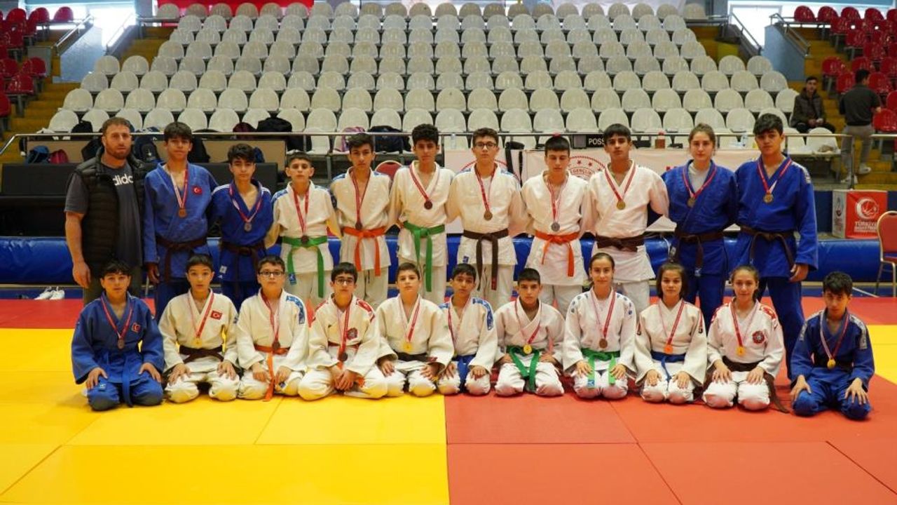  Manisa'da Anadolu Yıldızlar Ligi Judo İl Seçmeleri yapıldı