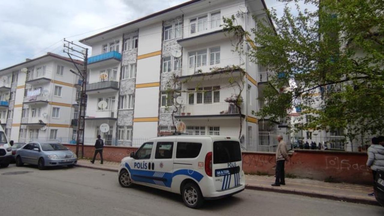 Malatya'da ilginç olay: Aynı daireyi 5 kişiye kiraya verdi!