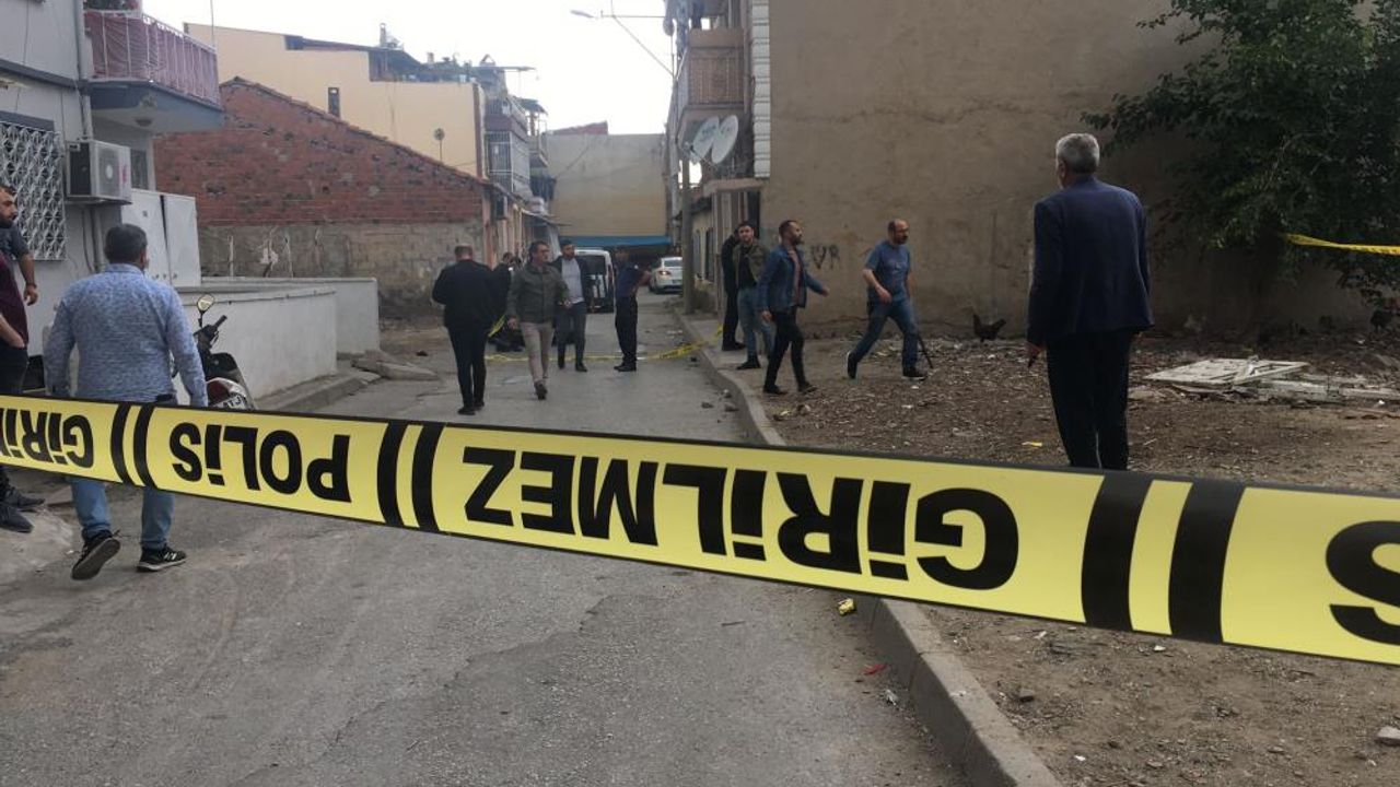 Manisa'da çocukların kavgasına aileler de karıştı: 1'i polis 8 yaralı