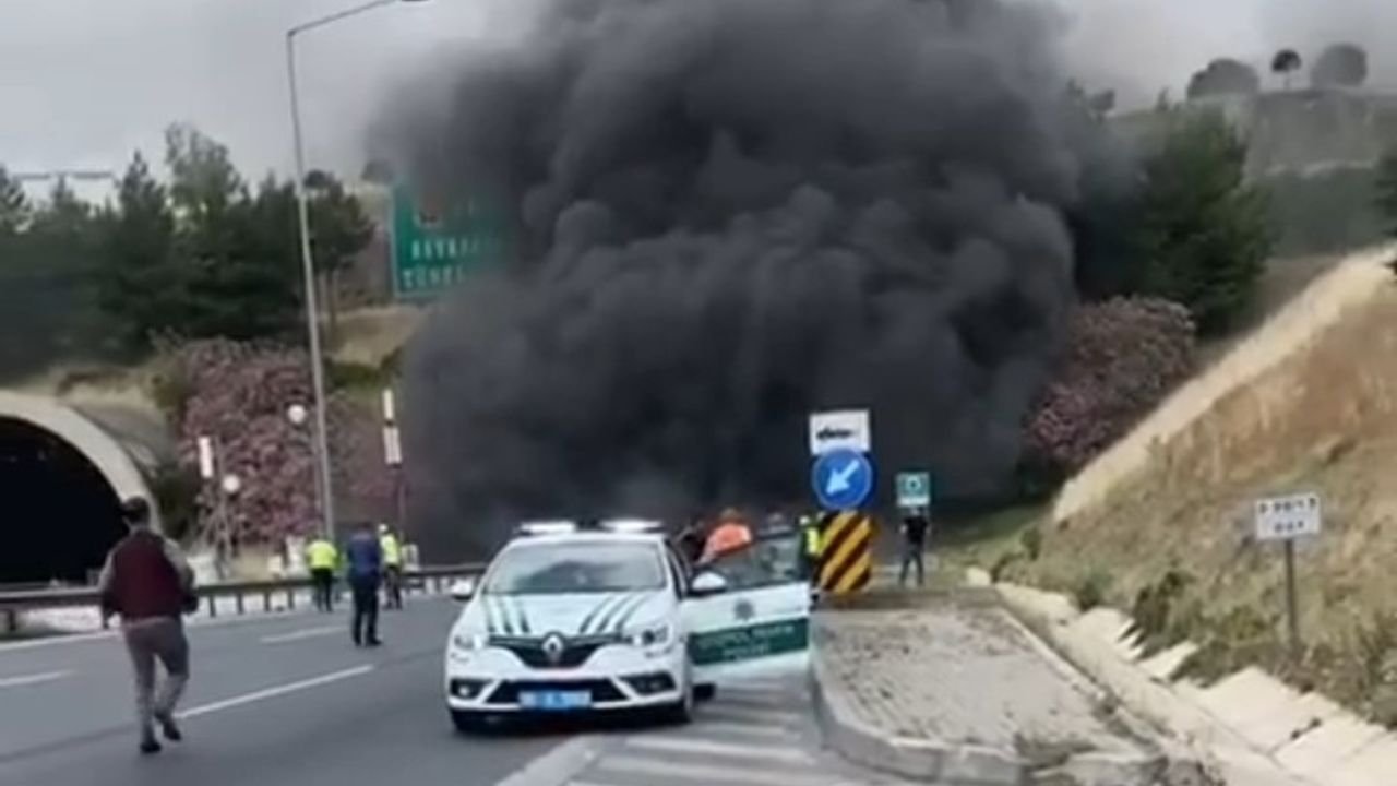 İzmir'de tünelde tır yandı: 17 kişi dumandan etkilendi