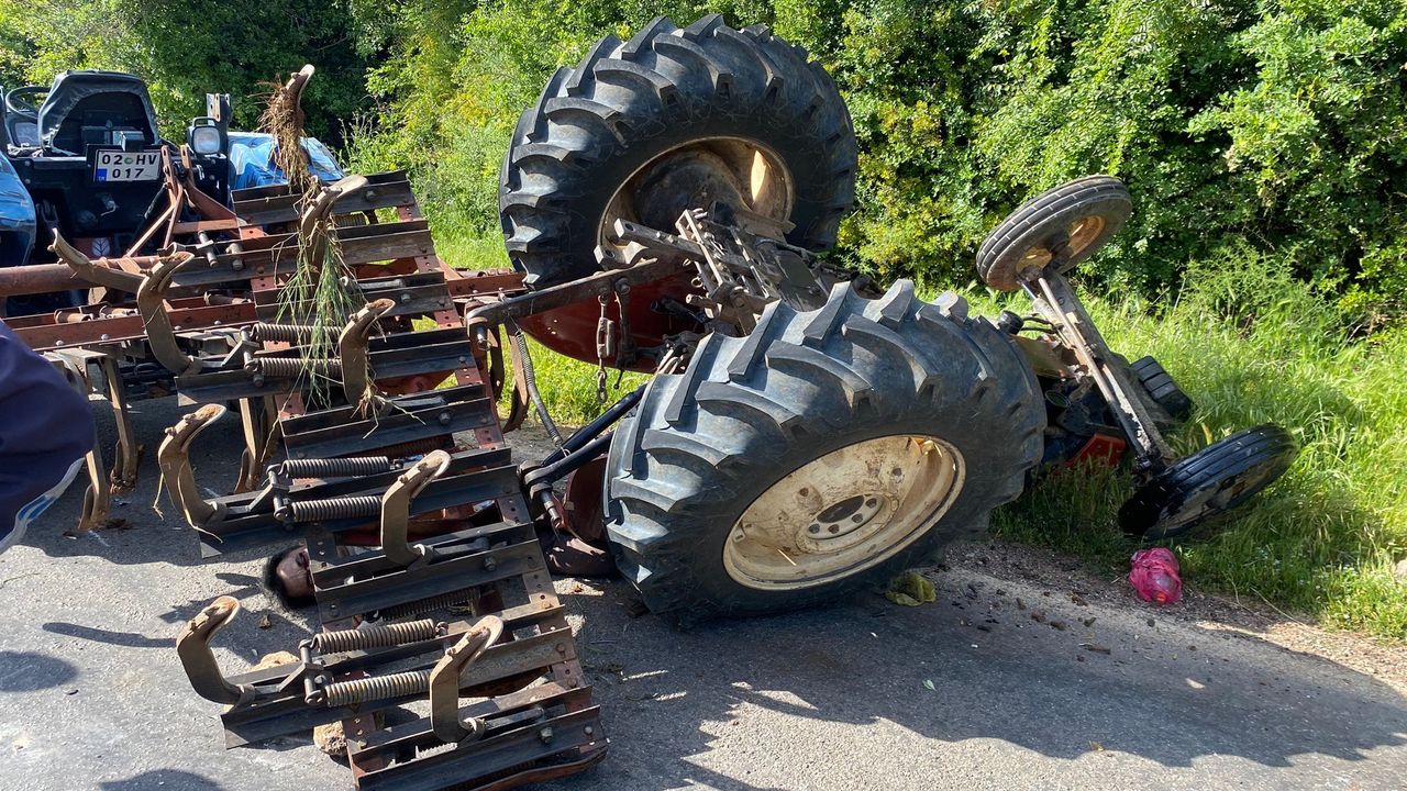 Talihsiz çiftçi devrilen traktörün altında kalarak can verdi!