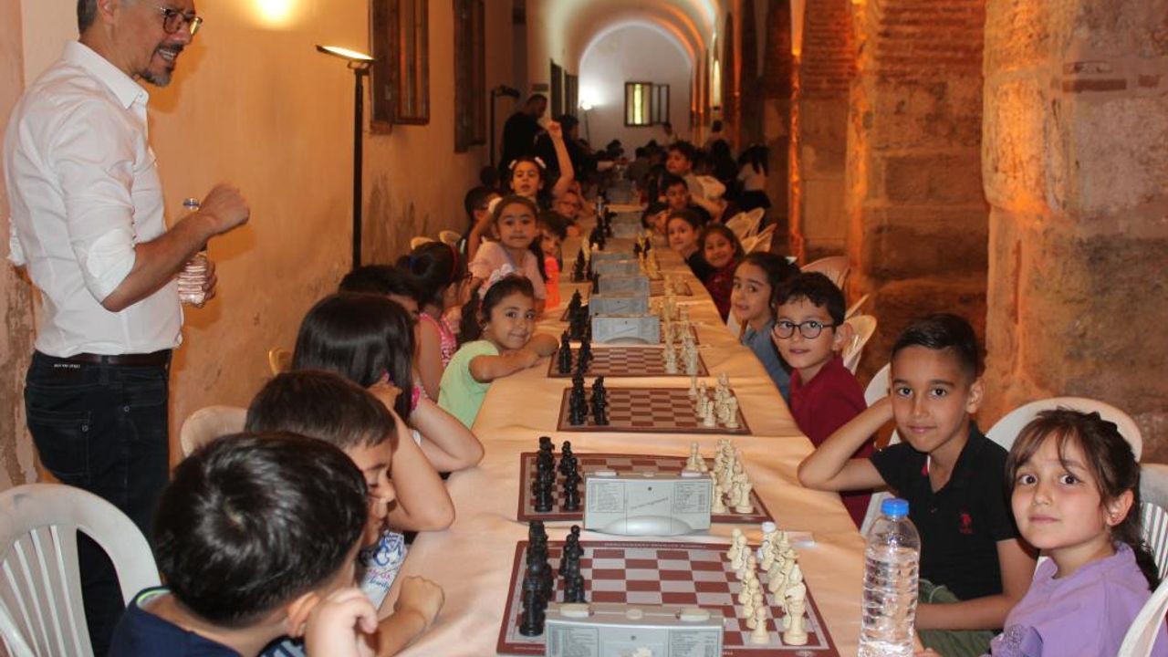 “Serhat Asım Türker" Satranç Turnuvasının 8'incisi düzenlendi
