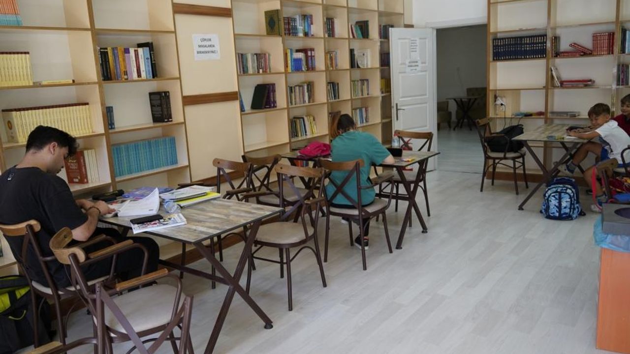 Yunusemre’de kütüphaneler yoğun ilgi görüyor