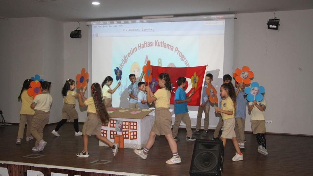 Kula'da İlköğretim Haftası kutlandı