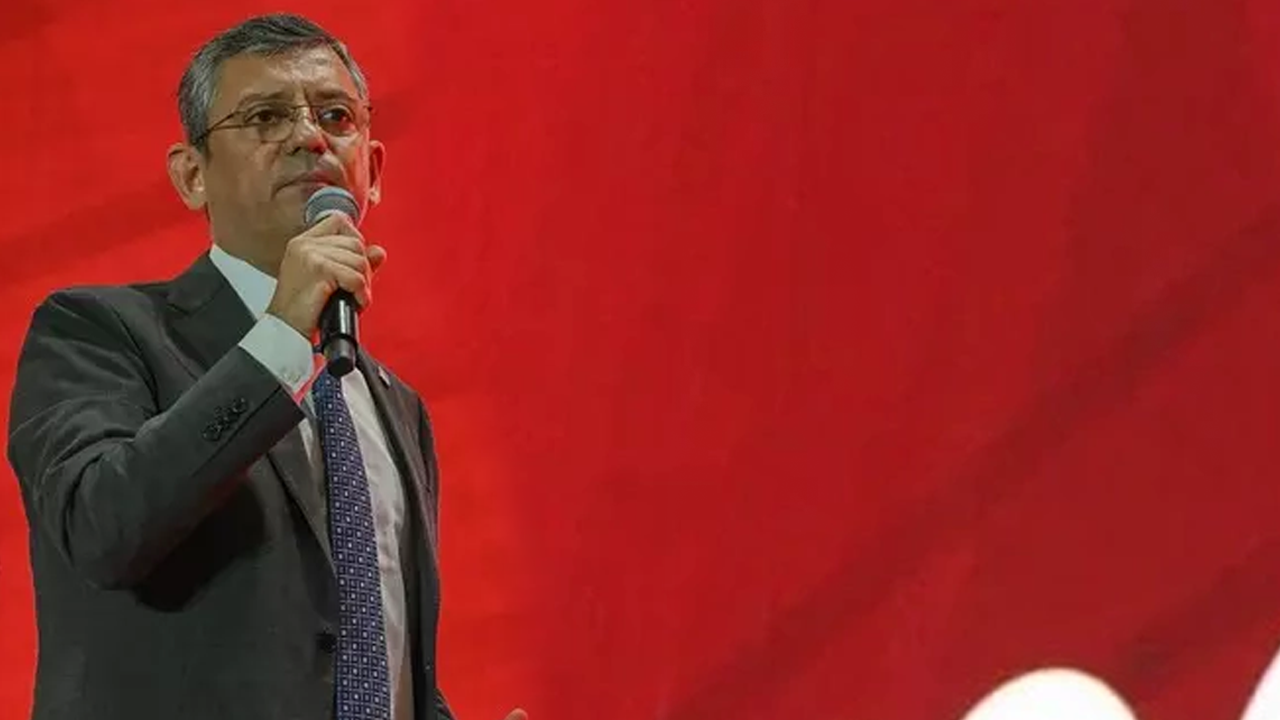 Özgür Özel'in konuşmasında Kılıçdaroğlu sloganı: 'Beni Soylu susturamadı...'