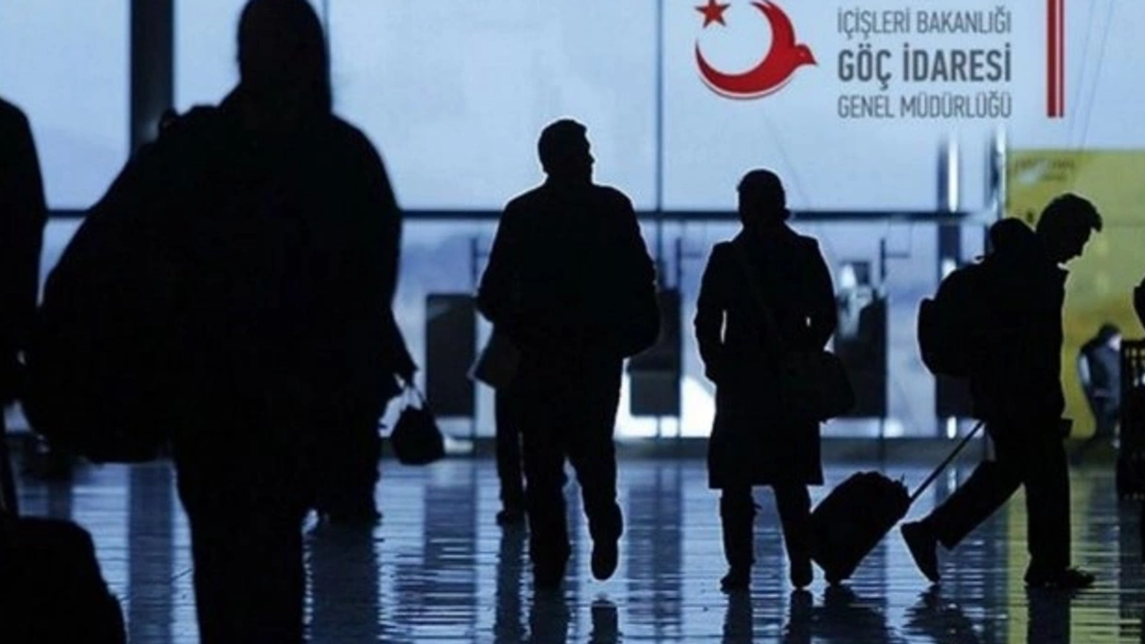 Türkiye'deki kalıcı yabancı sayısı açıklandı! Yüzde 70'i Suriyeli