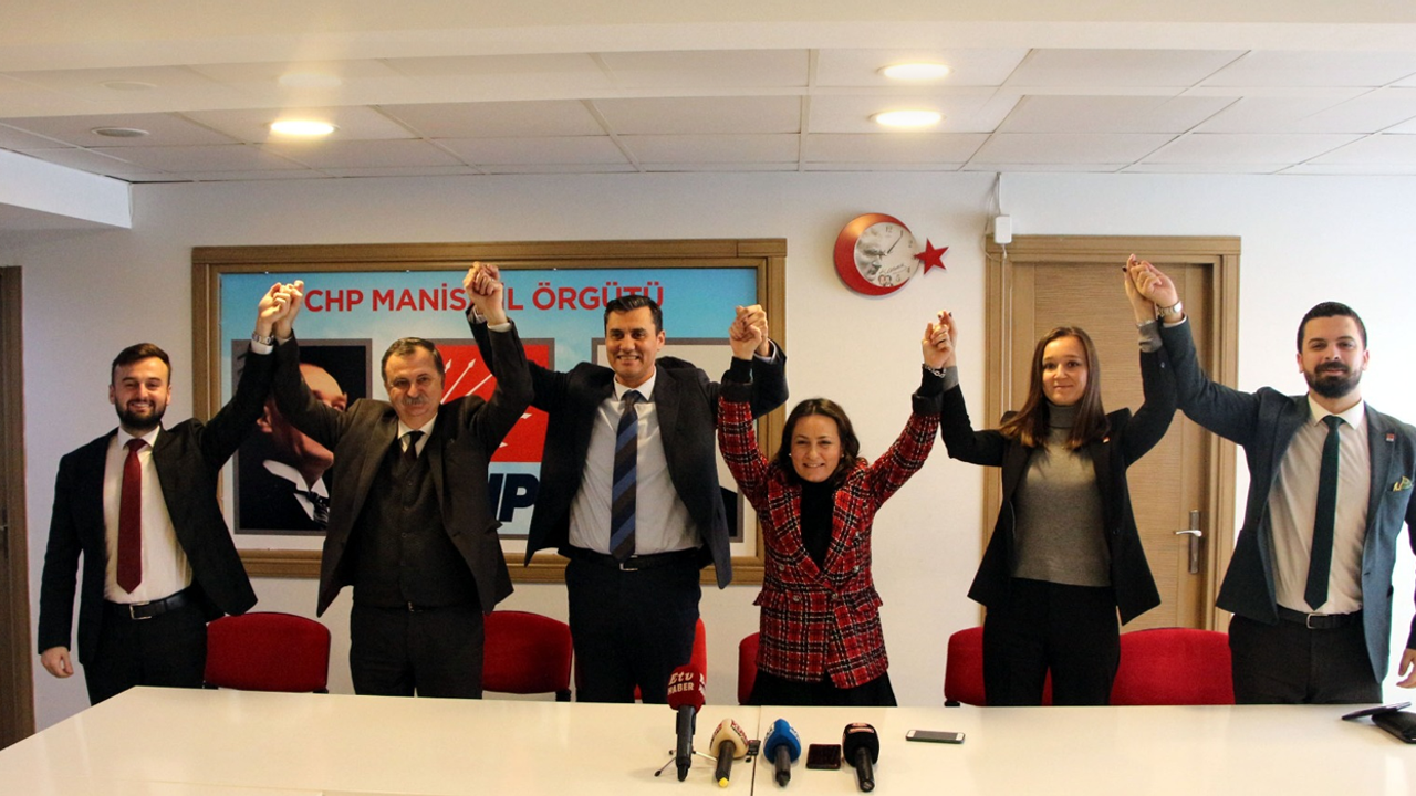 CHP'li adaylardan birlik ve beraberlik pozu
