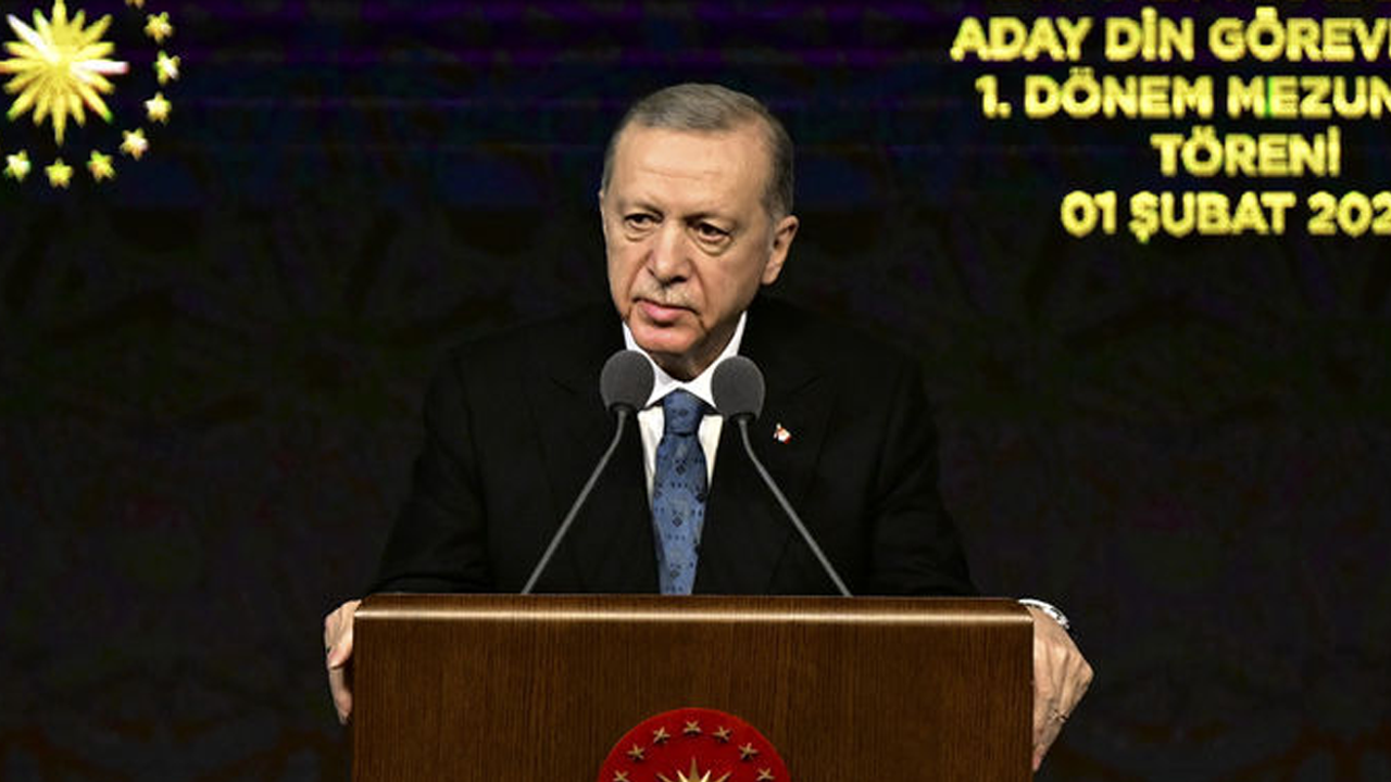 Cumhurbaşkanı Erdoğan: "Şeriata düşmanlık esasında dinin bizatihi kendisine husumettir"