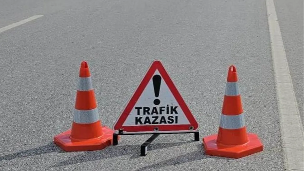 Antalya Kumluca’da otomobille motosiklet çarpıştı