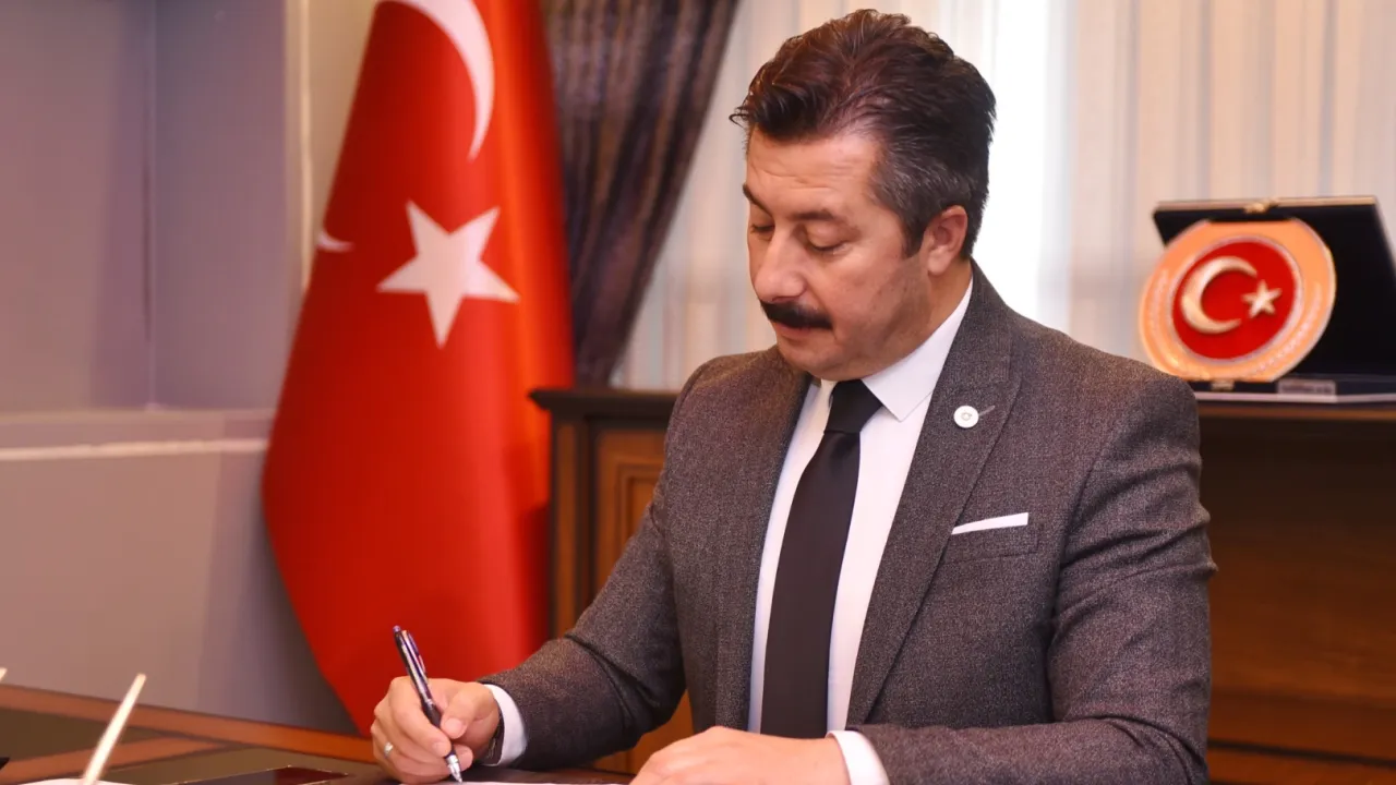 Bursa Yenişehir'de Başkan Özel'den 23 Nisan paylaşımı