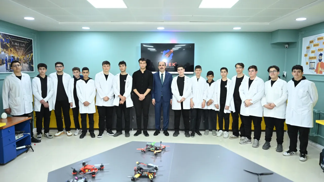 Kapsül'ün desteklediği takımlar Teknofest KKTC'de finalde