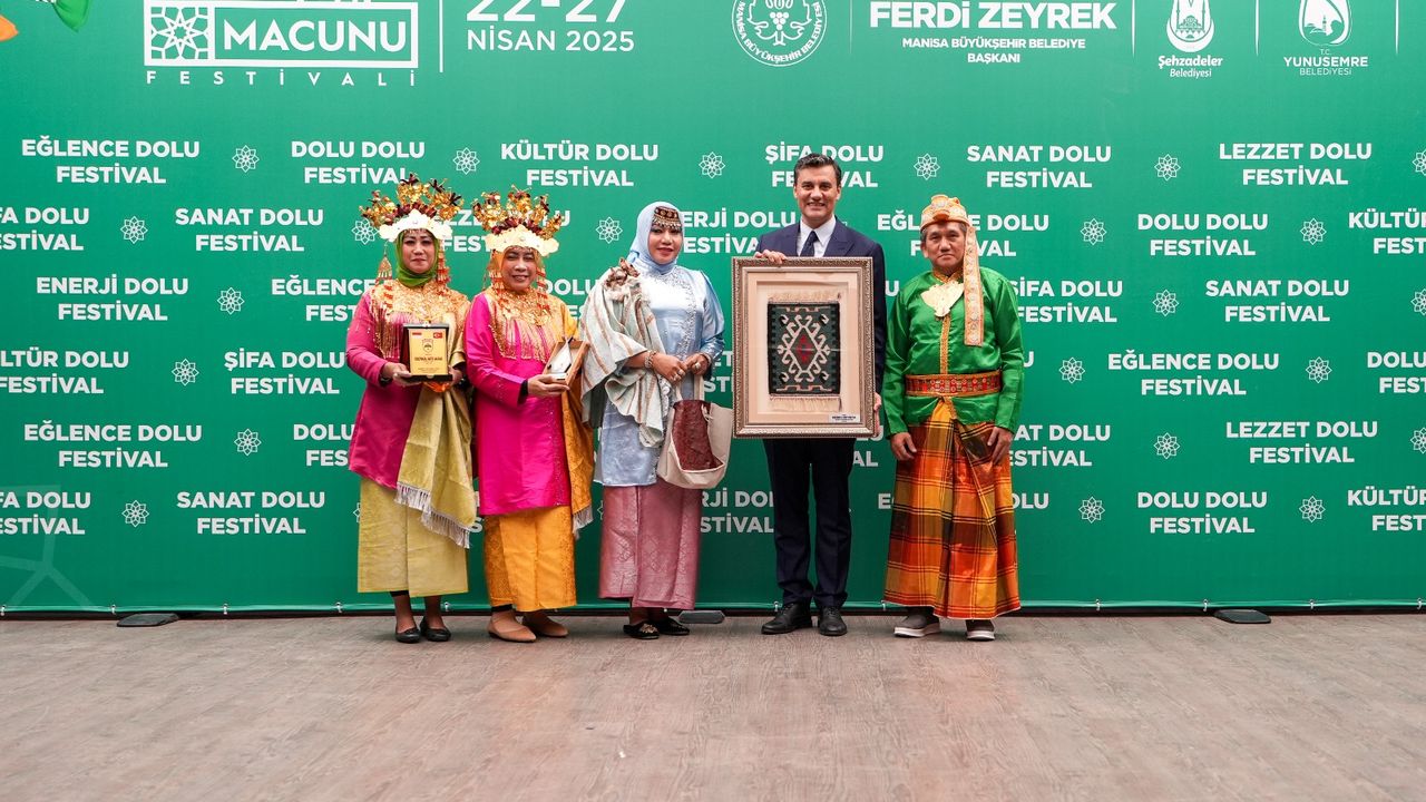 Mesir Macunu Festivali’nde Kültürler Arası Dostluk Pekişti