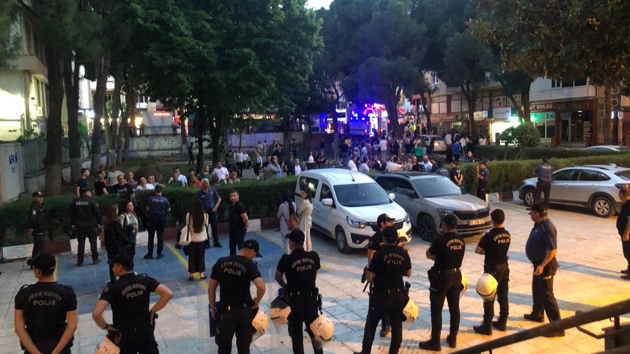 Cumhurbaşkanı'na hakaret içerikli duvar yazısı yazan 4 şüpheli tutuklandı