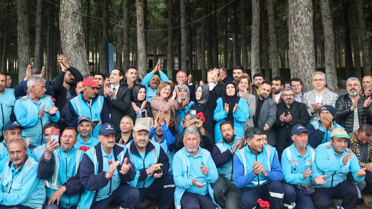 Başkan Şahin belediye çalışanlarıyla bir araya geldi