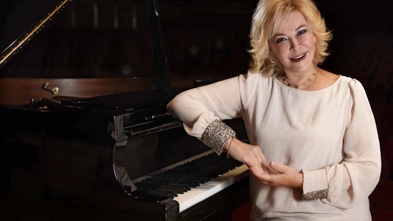 Gülsin Onay, Mayıs'ta 5 şehirde sahne alacak