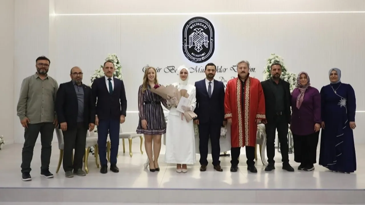 Kayseri Melikgazi'de bir günde 60 nikah