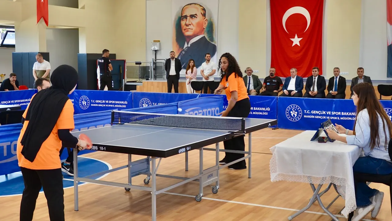 Mardin Midyat'ta masa tenisinde ödüller sahibini buldu