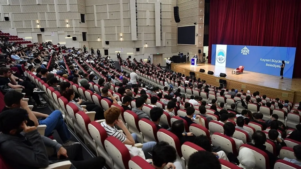 "Zirve IEEE"ye Büyükkılıç imzası