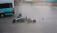 Manisa'da motosiklet yayaya çarptı: 1 yaralı!