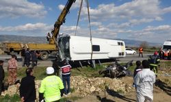 Manisa-Denizli yolunda kaza: 2 ölü