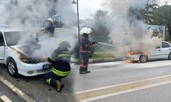 Manisa’da seyir halindeki otomobil alev alev yandı