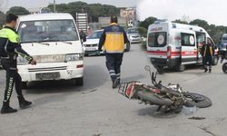Manisa'da minibüs ile motosiklet çarpıştı!