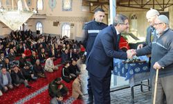 Başkan Çelik bayram namazını Sancaklıbozköy’de kıldı